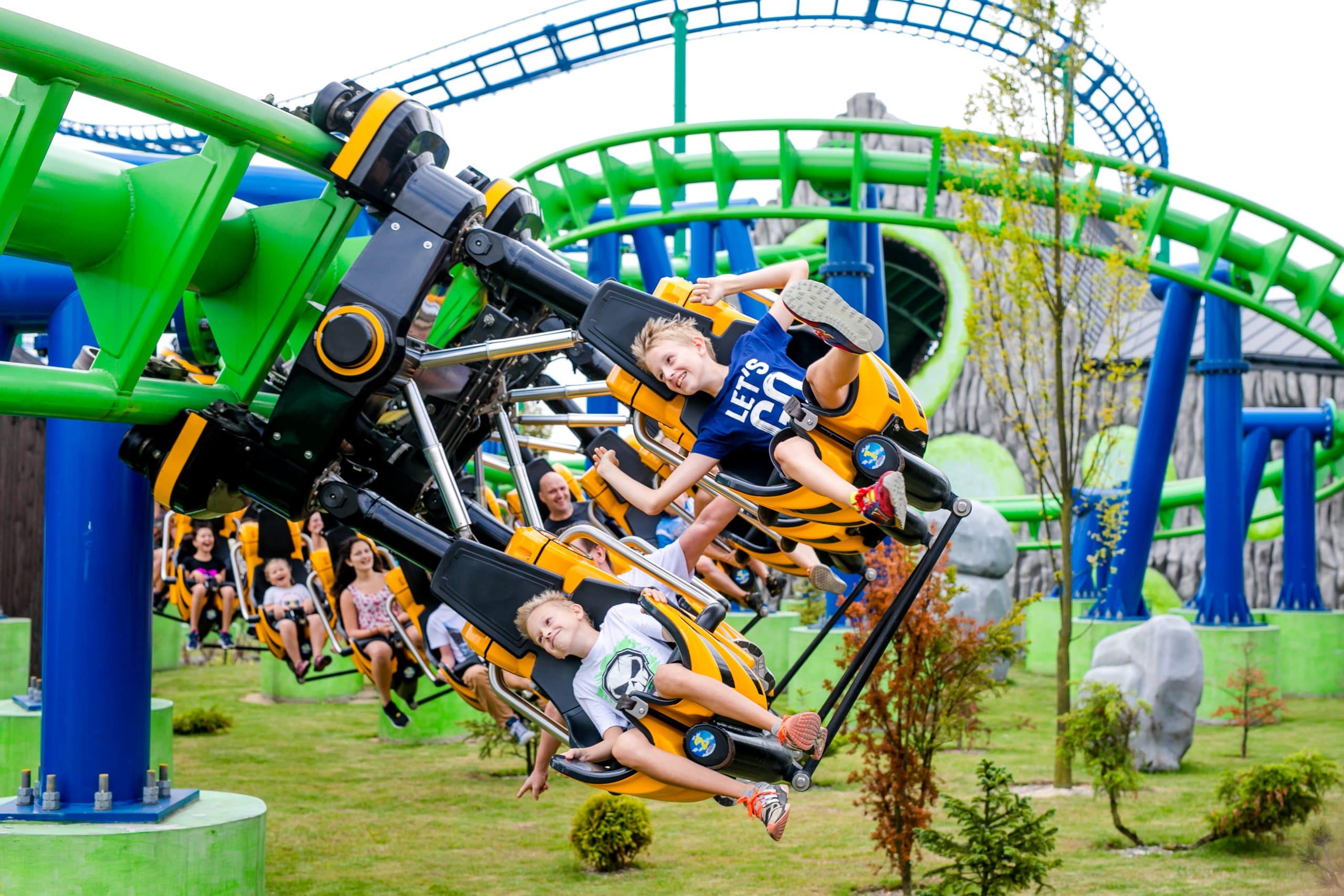 Dzieci na rollercoasterze