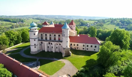 wycieczka szkolna do zamku w Wiśniczu